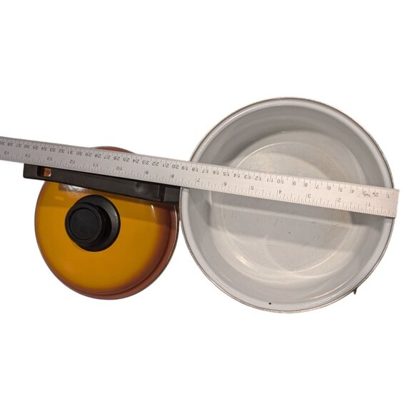 Vintage Strawberry Fields 2 Quart Enamel Cooking Pot with lid - Picture 8 of 16